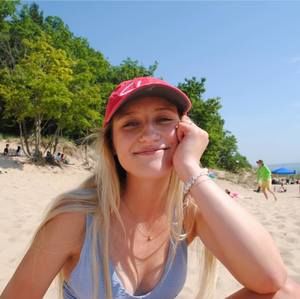 Meet your Posher, Lauren